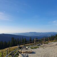 Ausblick von der Vorauer Schwaig in St. Lorenzen am Wechsel in der Oststeiermark