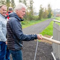 Klangzaun spielen beim Fischteich