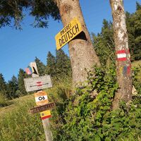 Wegweiser in Burgstall bei Passail, Naturpark Almenland in der Oststeiermark