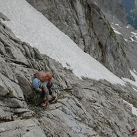 da wir nicht wissen wie dick die Schneedecke noch ist bzw. wo bereits viel Schnee vom Fels weggeapert ist bevorzugen wir den Fels
