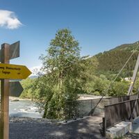 Wegweiser Brücke Castrisch-Schluein