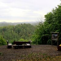 Sitzbänke am "Wartburgblick" mit toller Aussicht über den Thüringer Wald