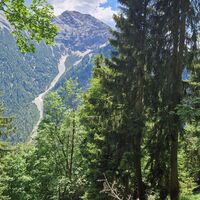 Aussicht beim Abstiegsweg auf die Kreuzspitze.