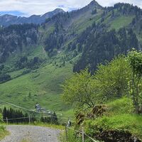 Steilabfahrt von der Hauser Alpe