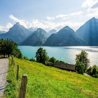 Wanderung mit Aussicht in Sisikon am Urnersee