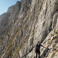 genial wie sich der Steig durch die Wand zieht