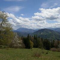 im Hintergrund der Hochschneeberg, rechts davon der Hegerberg
