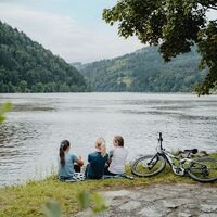 Radfahrerinnen Gasthof Gierlinger Obermühl an der Donau