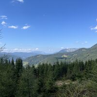 Gen Westen öffnet sich nun die Sicht auf Schnee- und Veitschalpe (glaublich..)