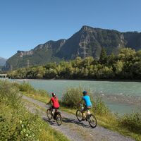 Velotour auf dem Rheindamm