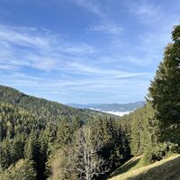 Erste Ausblicke ins Mürztal (unten hängt immer noch der Nebel)