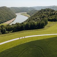 Mountainbiker beim Panoramablick Kerschbaum