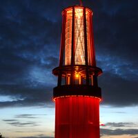 Das Geleucht bei Nacht beleuchtet