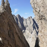 in der Scharte mit Blick gegen die beiden Sandspitzen und die Große Galizenspitze