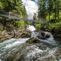 Stahlbrücke über den Riesachbach