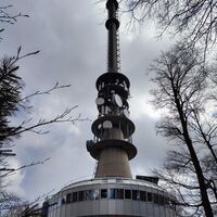gegenüber Sendeturm des BR