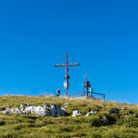 Gipfelkreuz am Hochobir (2.139 müA.) mit Hanna-Warte