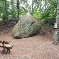Felsbrocken Findling Ventschau