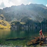 Wanderpause am Bergsee