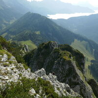 im Hintergrund das Karleck