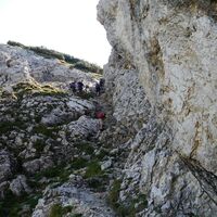 Durch die Scharte führt ein Tau.