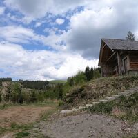 Kleine Hütte am Weg