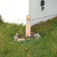 Pilgerstein bei der Wallfahrtskirche Maria Schnee