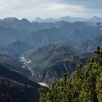 blick ins Tal und ins Xeis