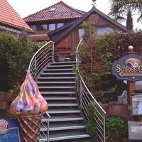 Eingang zum Schloss Cafe