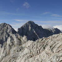 am Gipfel der Koroška Rinka mit Blick auf Kranjska Rinka und Skuta