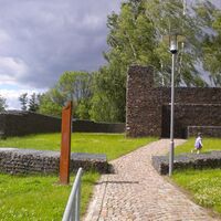 RU Burgruine Dieburg als Gabionenwand Nachbildung