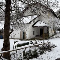 Beim Weiler 'Oberfederaun' ist der Wendepunkt des Runderls. Hier wohnt offenbar ein Minenfan (es sind auch diverse Warnschilder sichtbar); da es sich hier aber um einen offiziellen Wanderweg handelt, ist die Gefahr wahrscheinlich gering