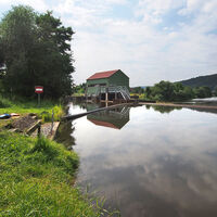 Bootsanlegestelle vor dem Werrawehr Dorndorf