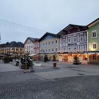 Ortsmitte und Vorplatz des Weihnachtsmarktes