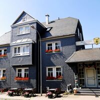 Rennsteighotel & Gasthof "Hubertus"