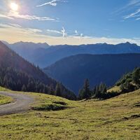 Morgentlicher Ausblick Richtung Lechtal von der Gräner Ödenalpe
