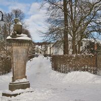 Simon-August-Denkmal