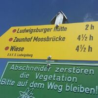 Wegweise Richtung Ludwigsburger Hütte.jpg