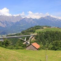 Blick auf die Taminabrücke und Pfäfers