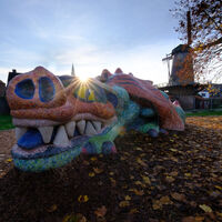 Drache und Kriemhildmühle im Kurpark