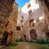 Historische Gemäuer der Burgruine Landsee