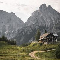 Die Mödlingerhütte am Fuße des Reichensteins