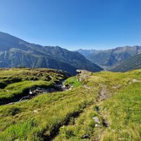 Mallnitz - eingerahmt  von der herrlichen Gebirgswelt. In der Ferne thront der Gipfel vom Polinik.