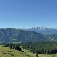 Schlenken und im Hintergrund der Höhe Göll und der Watzmann