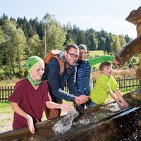 Erfrischung am Brunnentrog