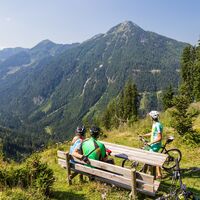 Steinwand Runde