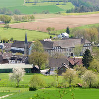 Blick auf die Klosteranlage Brenkhausen