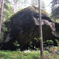 Vilkaharju Naturpfad, Findling