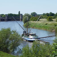 Ein Aalschokker auf der Weser bei Drakenburg