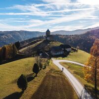 Mountainbiken bei der Knappenkirche St. Oswald (Sommerauer Kirche)